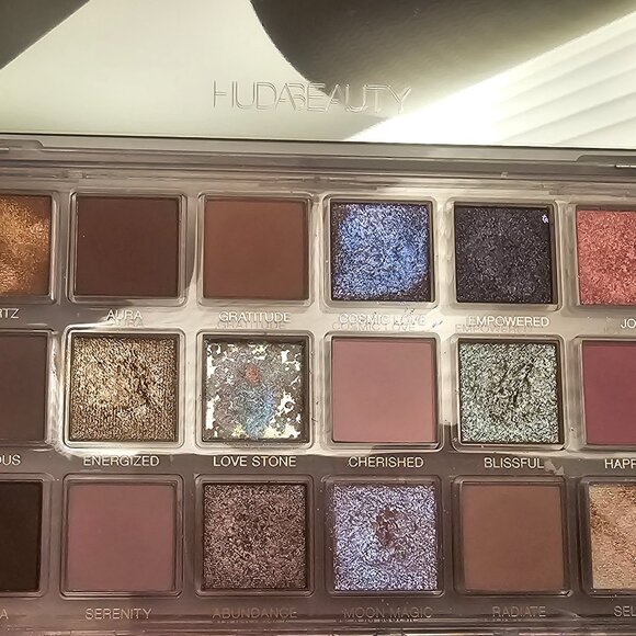 HUDA BEAUTY Other - HUDA Rose Quartz